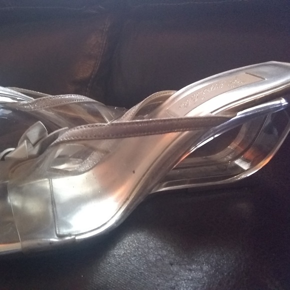 EUC Renica Floral Silver & Clear Wedge Size 6.5 - Picture 4 of 5